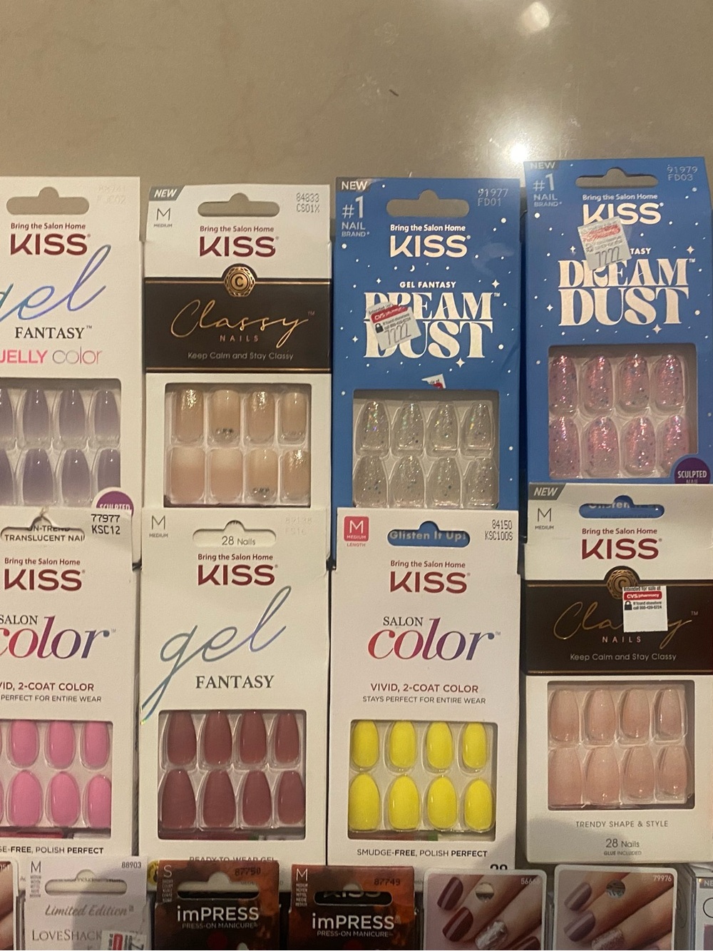 46 sets of press on nails - Picture 2 of 4